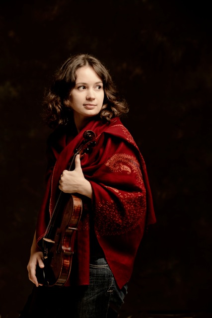 Patricia_Kopatchinskaja_4_(c)_Marco_Borggreve